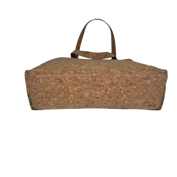 Natural Cork Shoulder Tote Bag With Tropical Leaf Print & Zipper Pockets - Picture 8 of 12